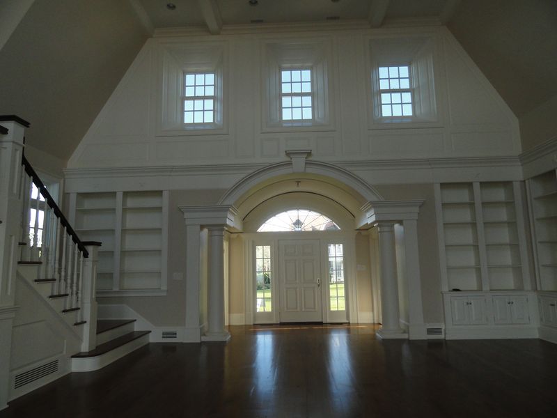 Large open floor plan front entry way, view from inside